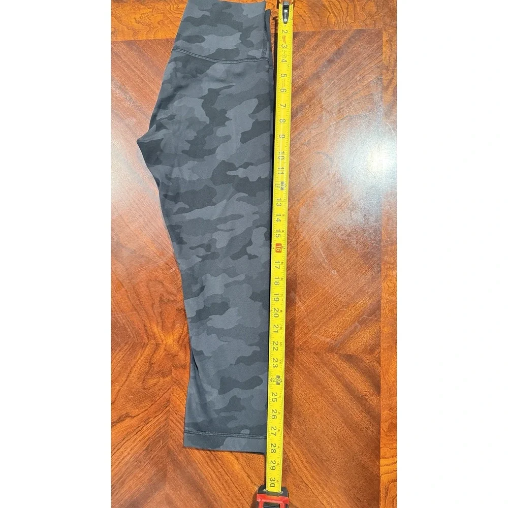 Lululemon Black Gray Camo High Rise Cropped Leggings Size 6‎ Womens Yoga